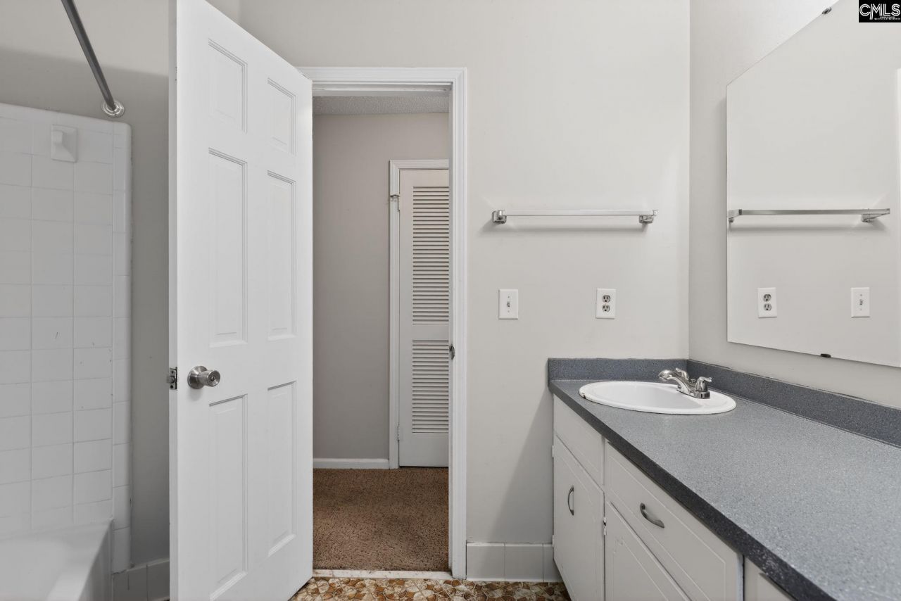 109 Branch Hill Drive  Photo 24