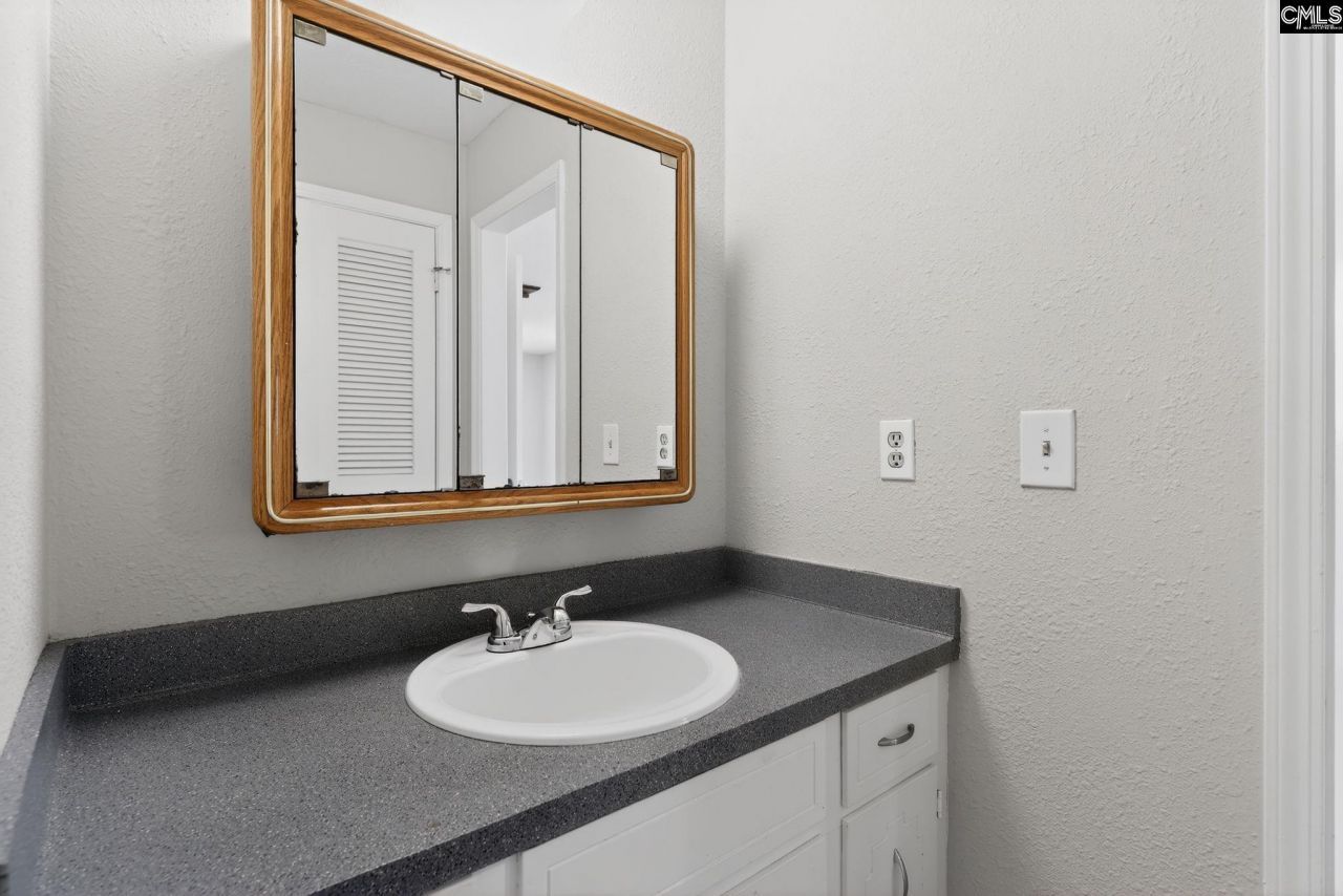 109 Branch Hill Drive  Photo 26