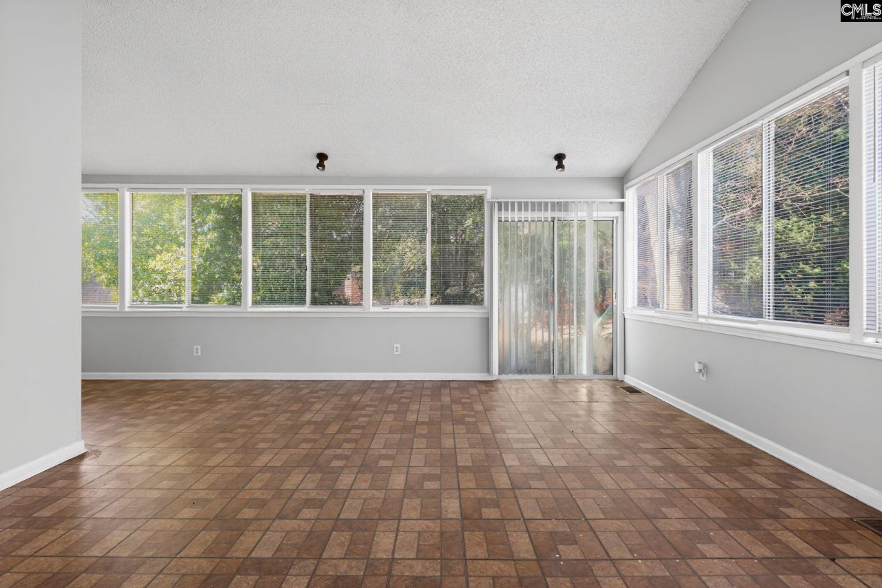 18 Belle Oaks Court  Photo 11