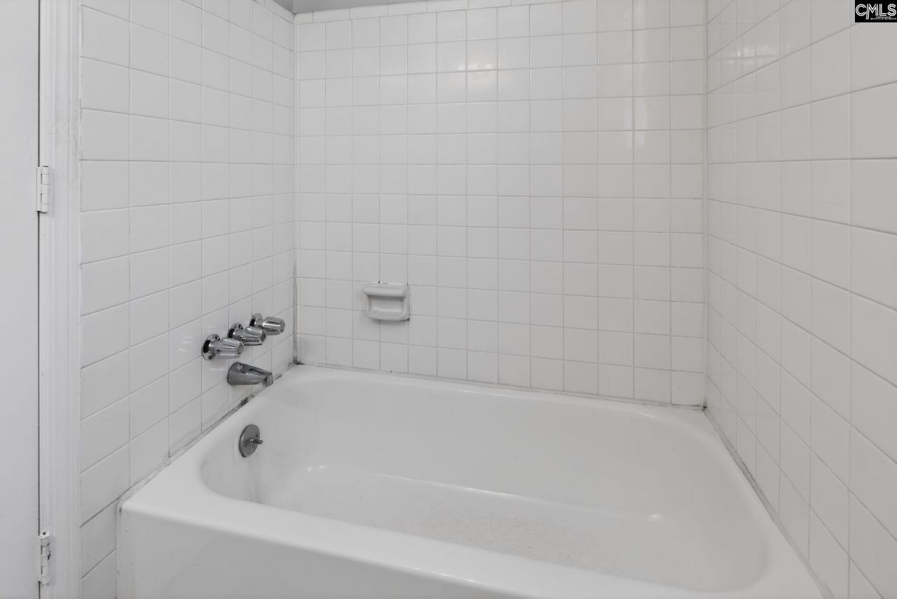 18 Belle Oaks Court  Photo 32