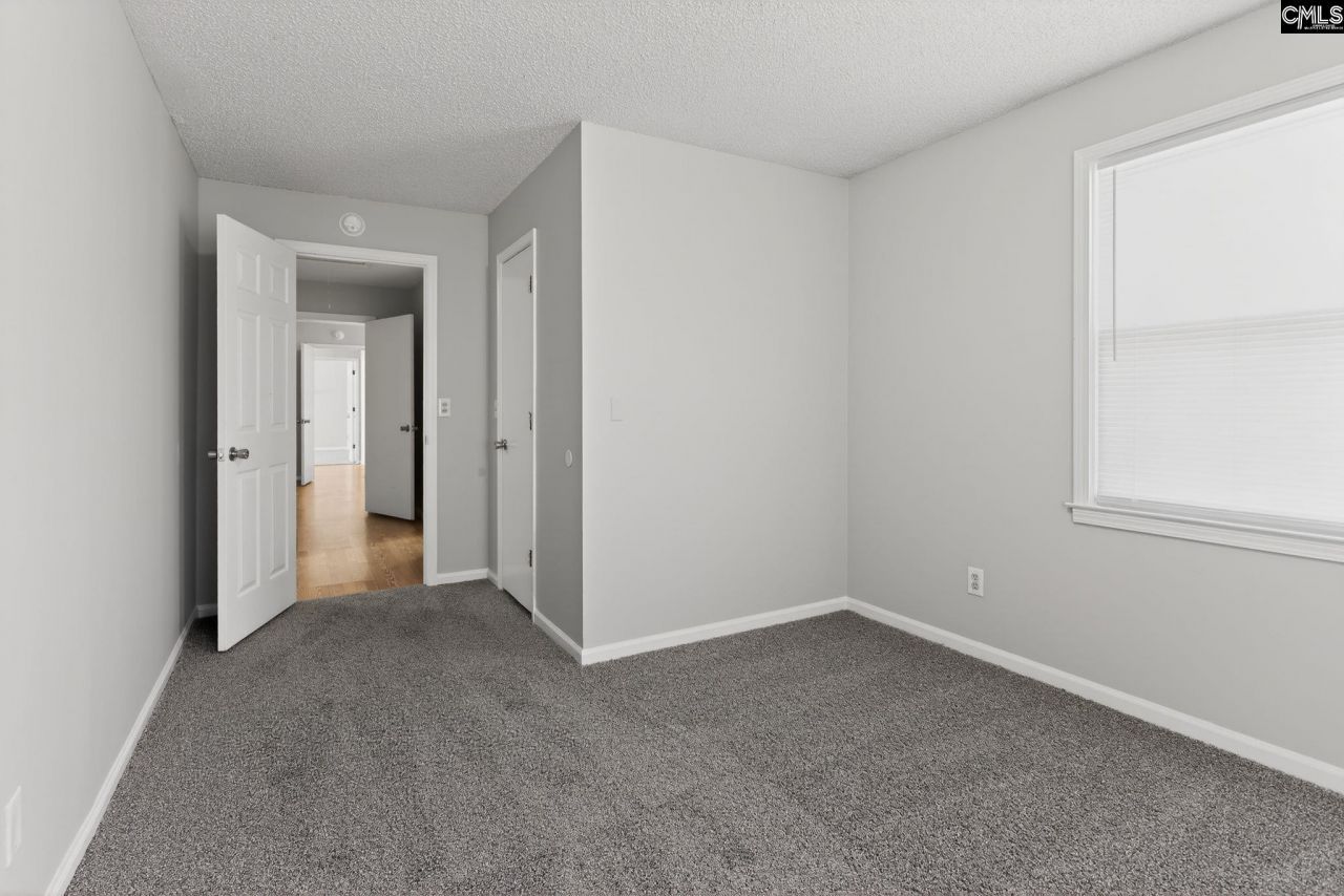 18 Belle Oaks Court  Photo 7