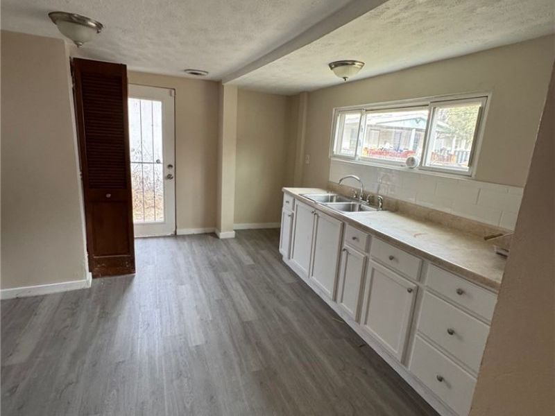3706 Walton Avenue, Cleveland, OH 44113 Photo 2
