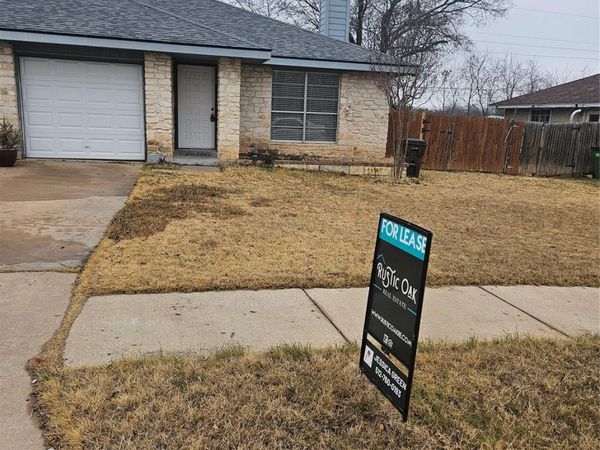 1006 Country Aire DR, Unit B, Round Rock, TX 78664