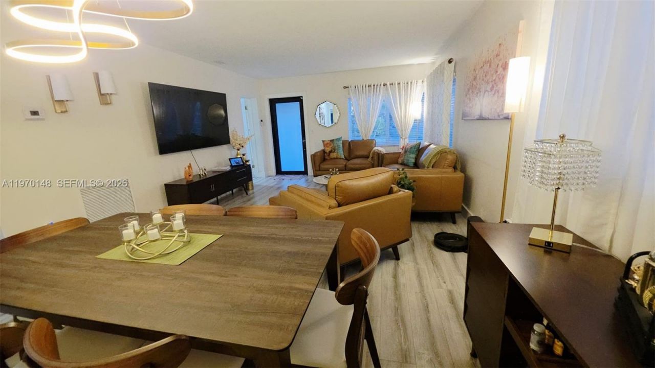 5870 NW 38th St, Virginia Gardens, FL 33166 Photo