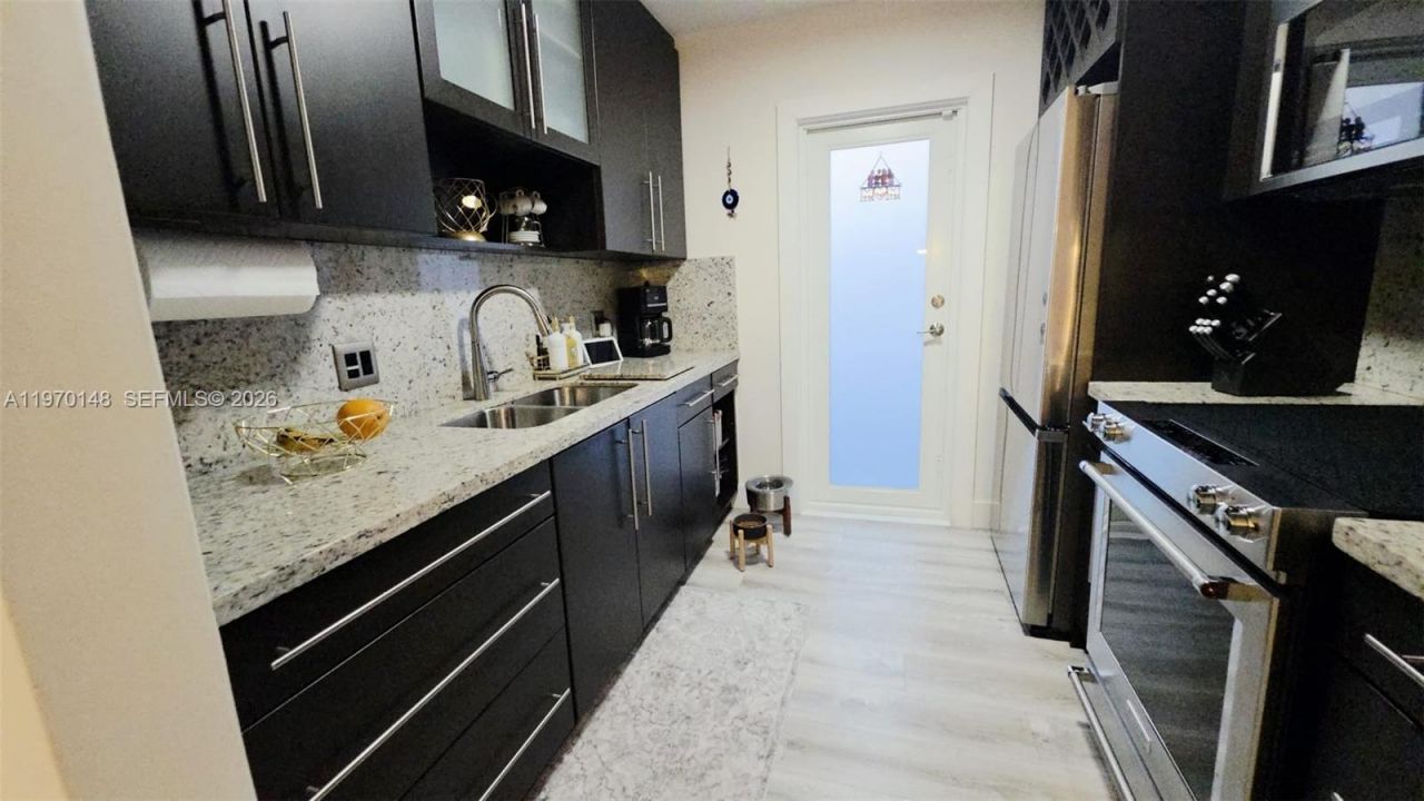 5870 NW 38th St, Virginia Gardens, FL 33166 Photo