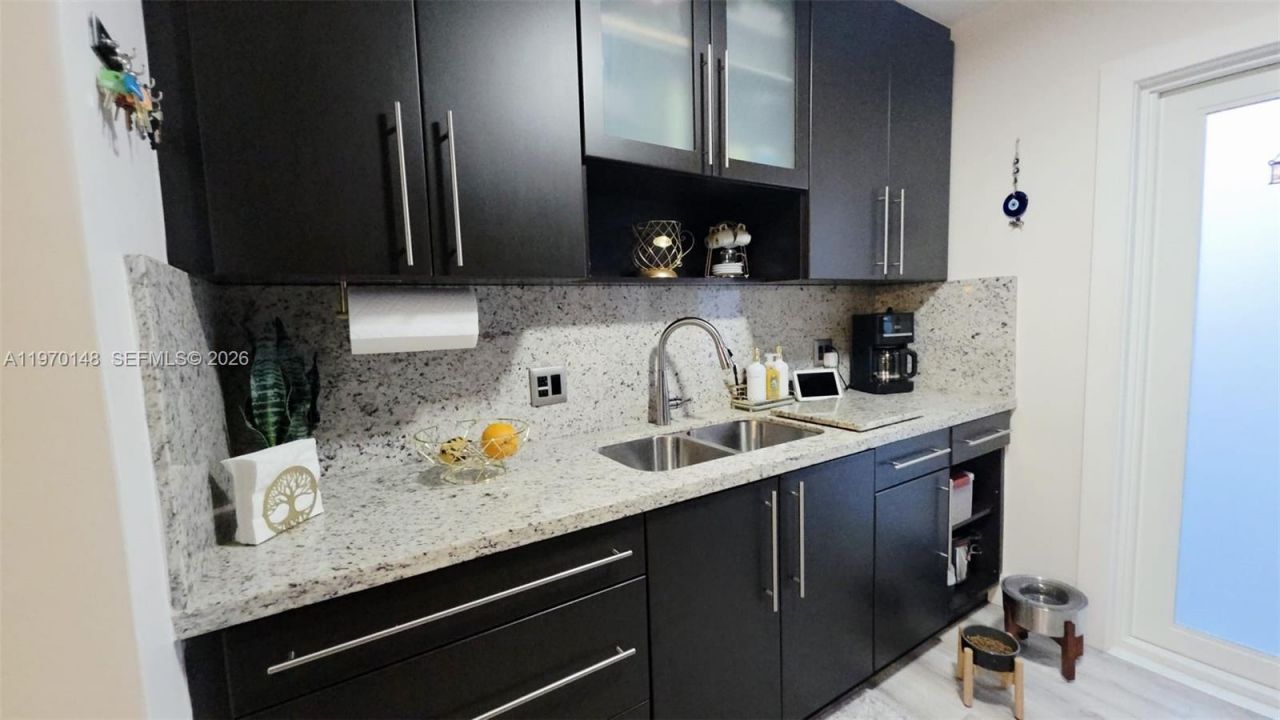 5870 NW 38th St, Virginia Gardens, FL 33166 Photo