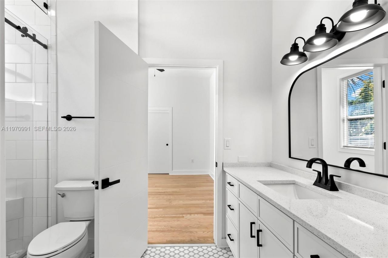 606 Indiana Ave, Crystal Beach, FL 34681 Photo