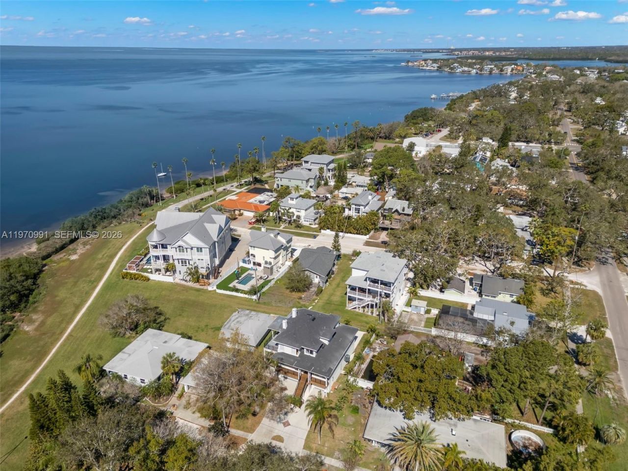 606 Indiana Ave, Crystal Beach, FL 34681 Photo