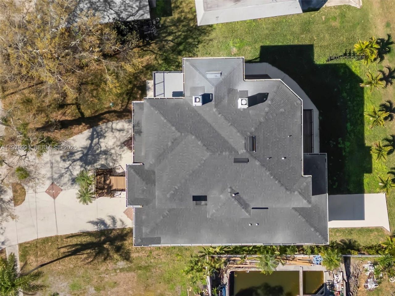 606 Indiana Ave, Crystal Beach, FL 34681 Photo