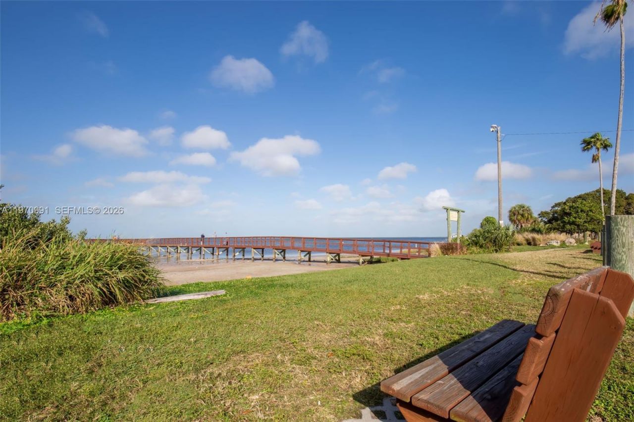 606 Indiana Ave, Crystal Beach, FL 34681 Photo