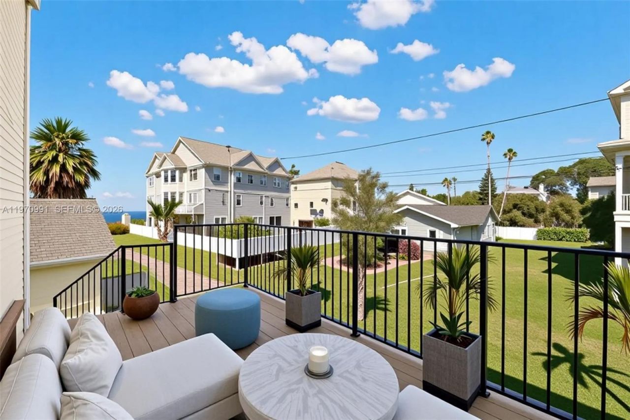 606 Indiana Ave, Crystal Beach, FL 34681 Photo