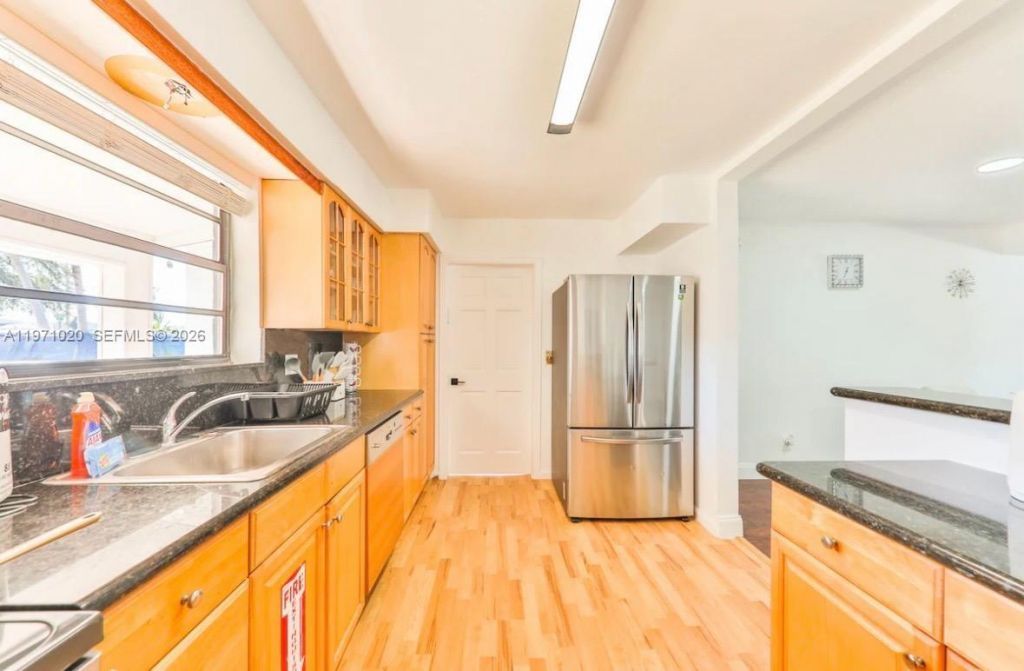 Please Call For Address, Miami, FL 33180 Photo