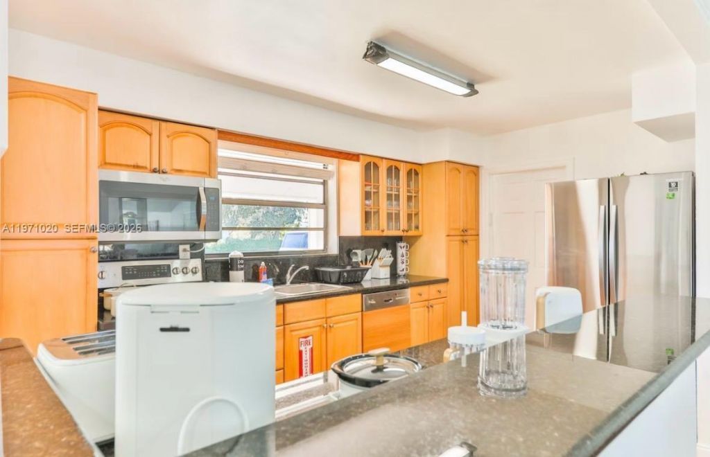 Please Call For Address, Miami, FL 33180 Photo