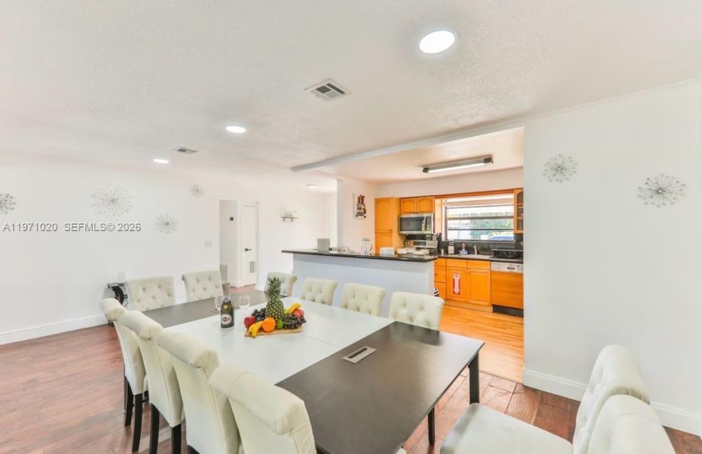 Please Call For Address, Miami, FL 33180 Photo