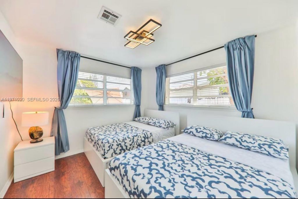 Please Call For Address, Miami, FL 33180 Photo