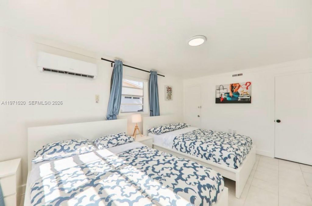 Please Call For Address, Miami, FL 33180 Photo