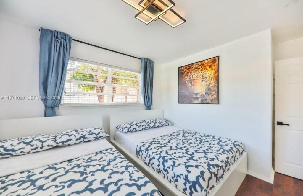 Please Call For Address, Miami, FL 33180 Photo