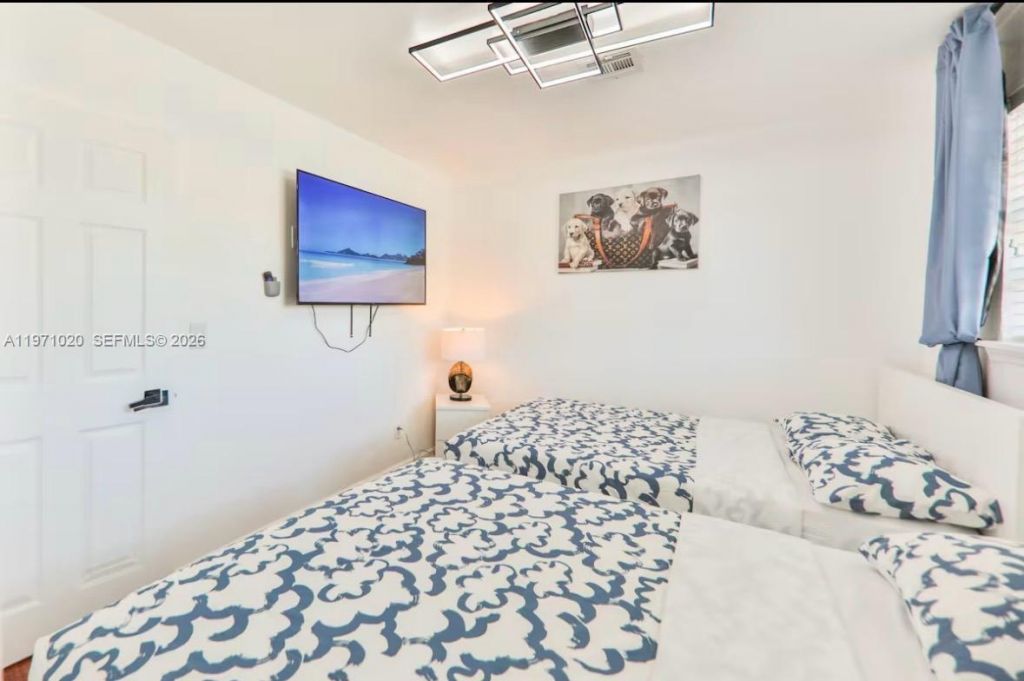 Please Call For Address, Miami, FL 33180 Photo