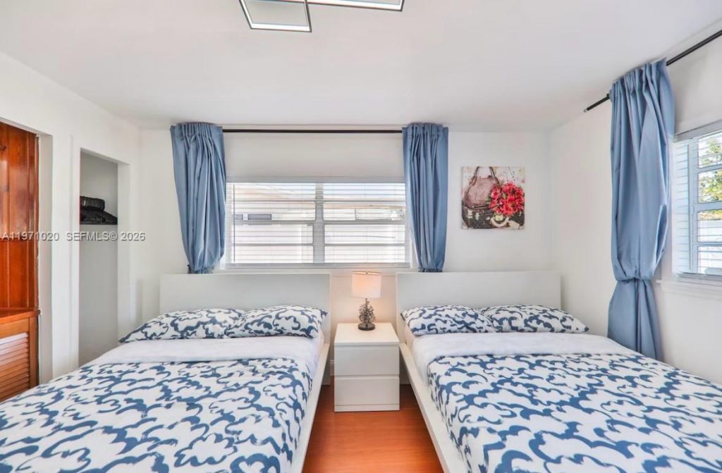 Please Call For Address, Miami, FL 33180 Photo