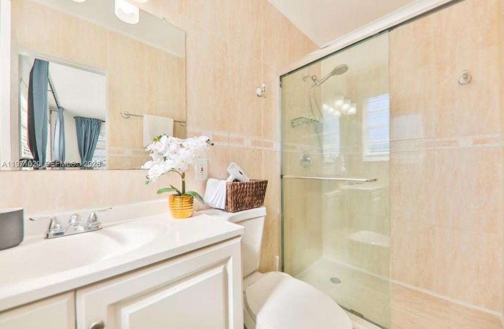 Please Call For Address, Miami, FL 33180 Photo