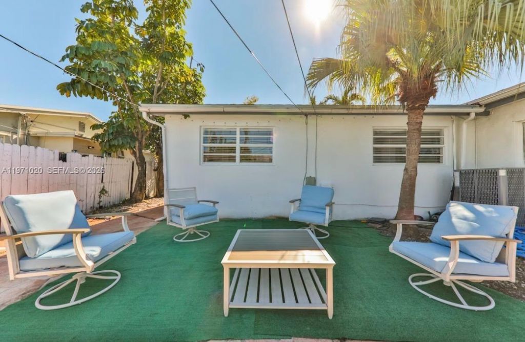 Please Call For Address, Miami, FL 33180 Photo