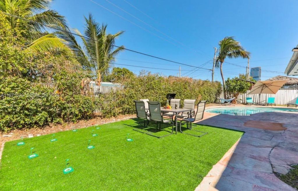 Please Call For Address, Miami, FL 33180 Photo