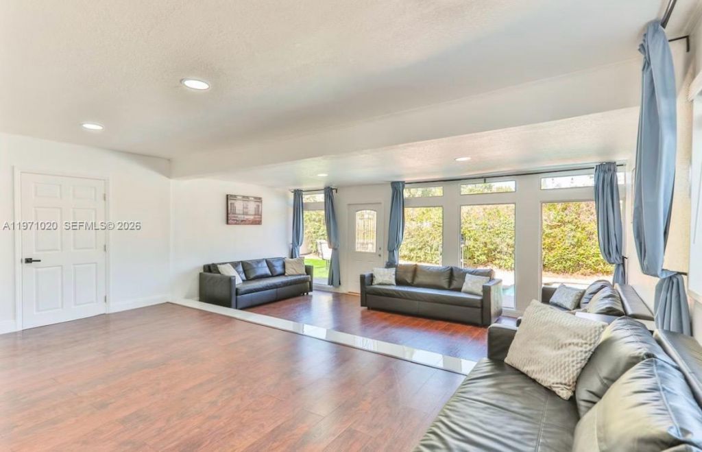 Please Call For Address, Miami, FL 33180 Photo