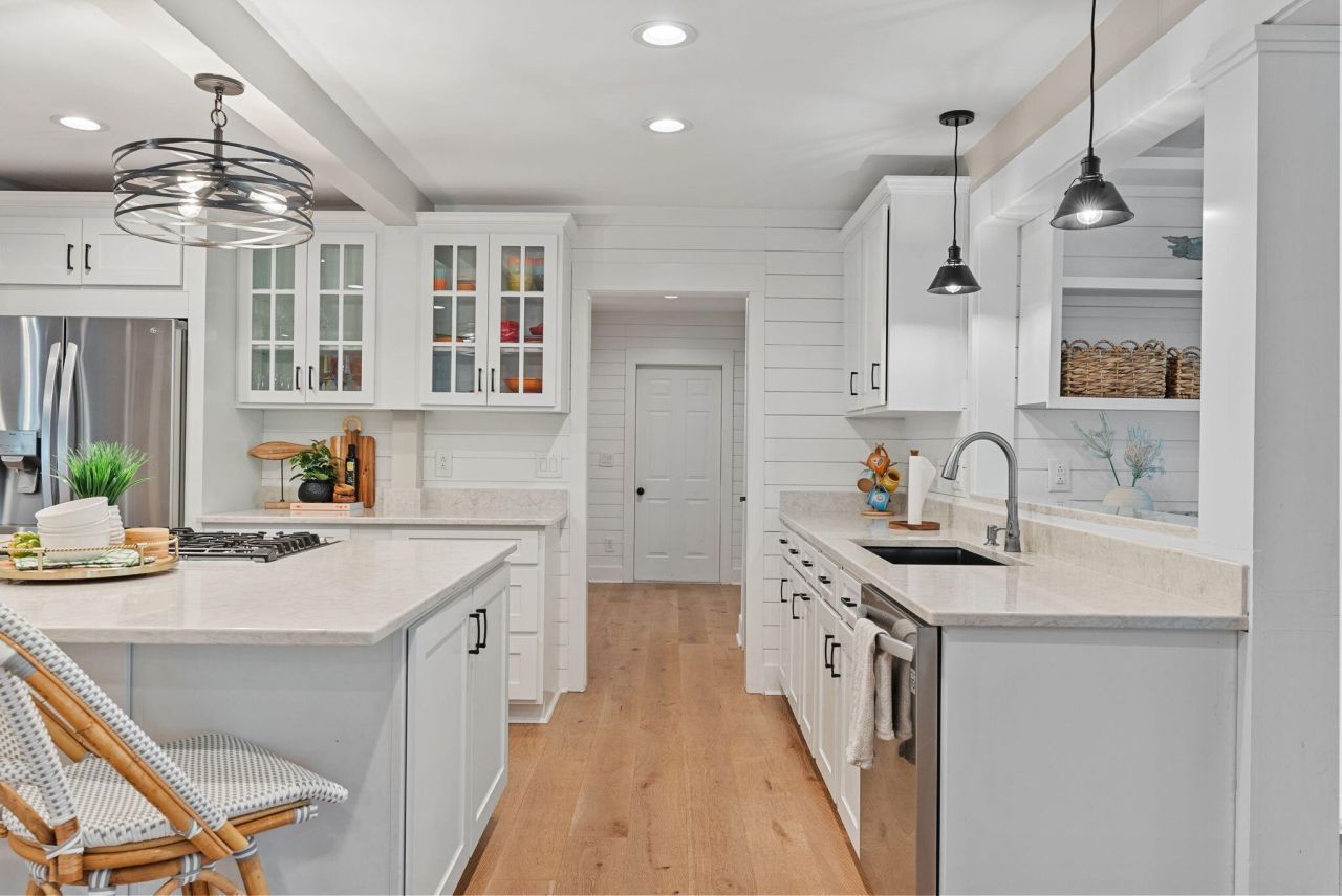 978 Law Lane Photo 17