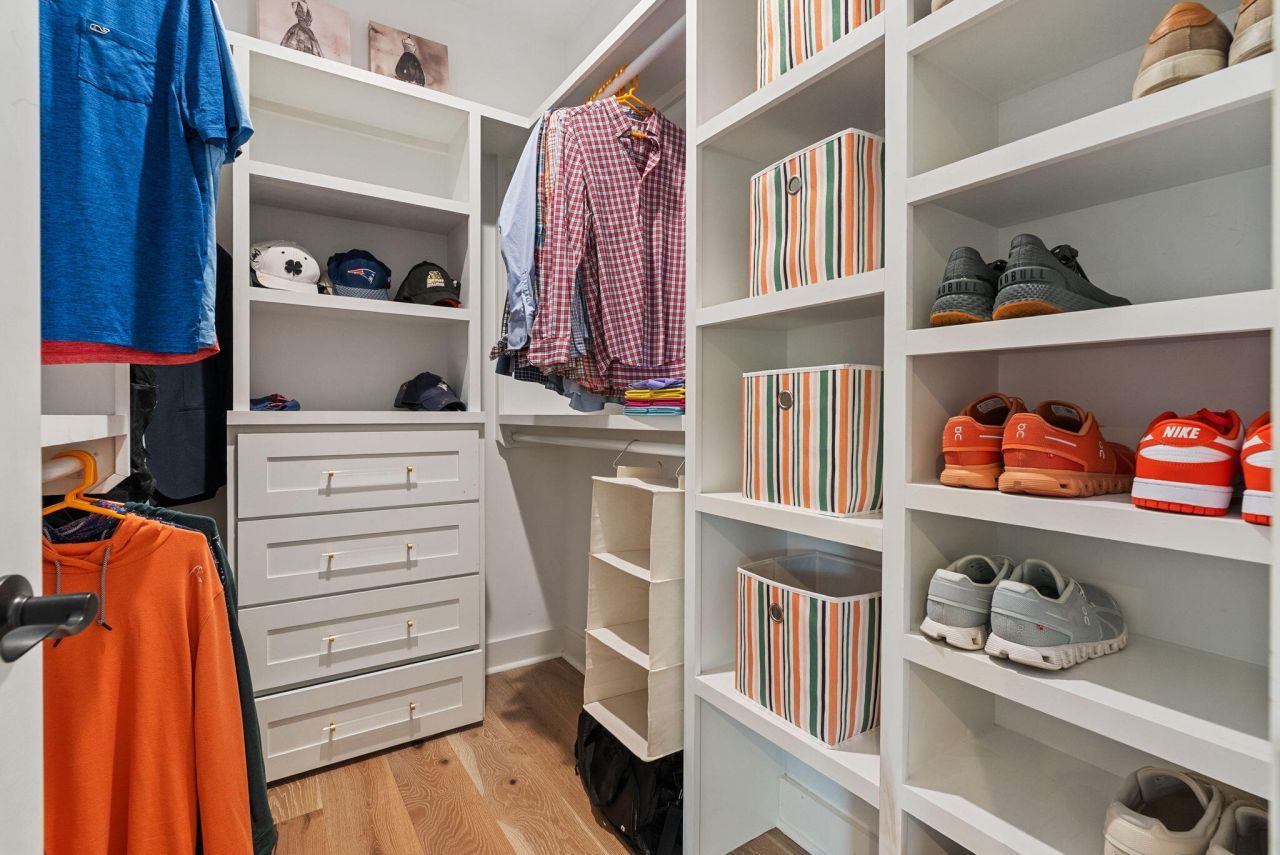 978 Law Lane Photo 36