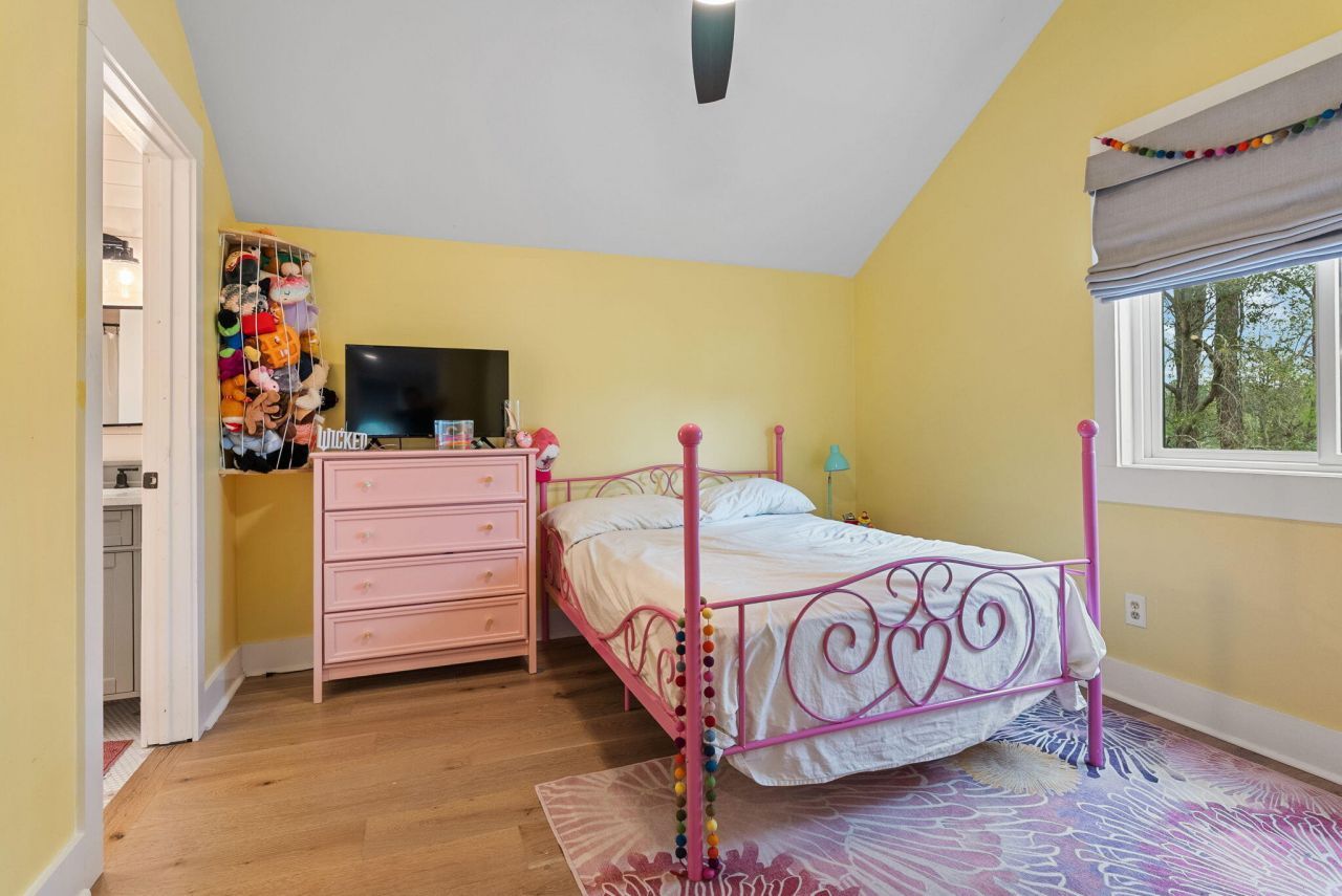 978 Law Lane Photo 37