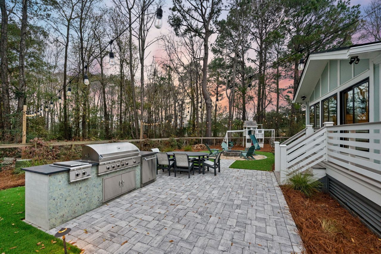 978 Law Lane Photo 4