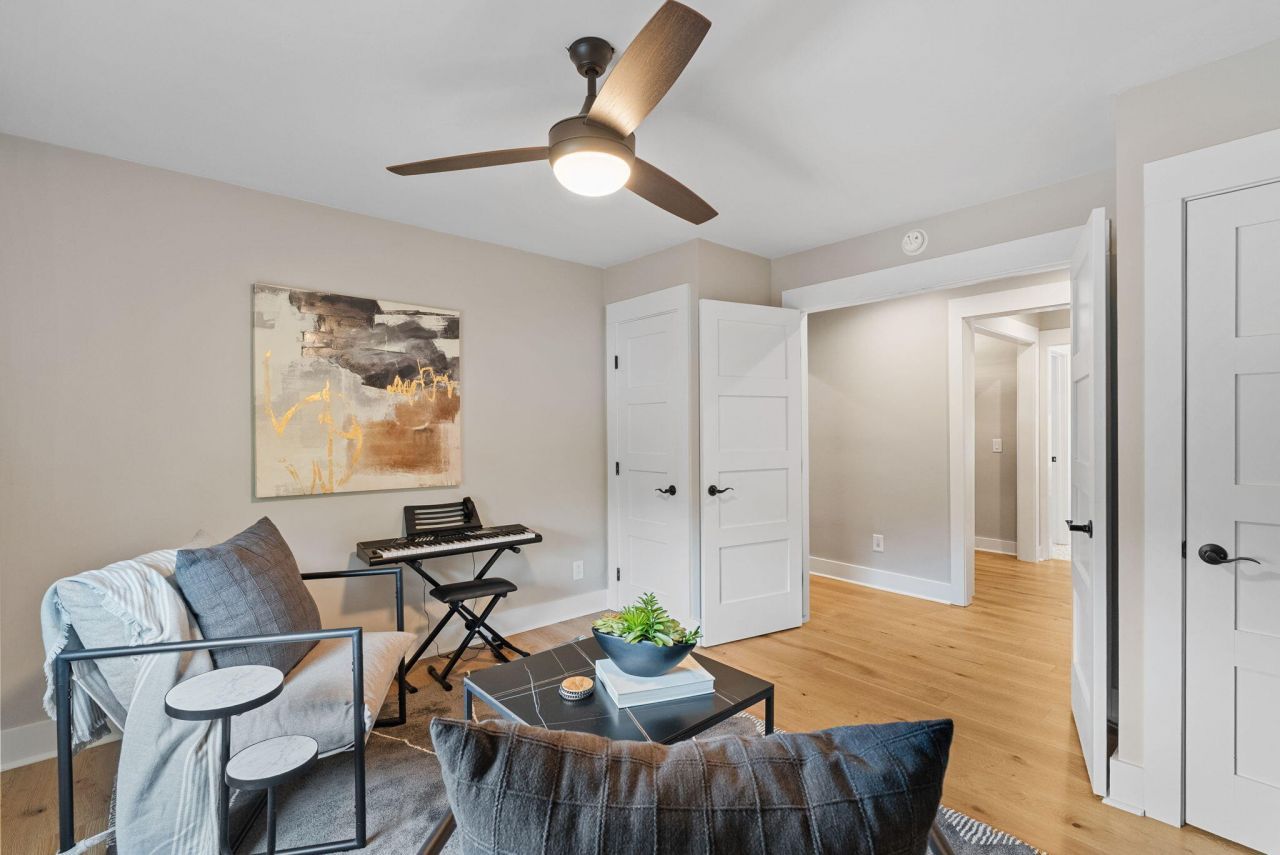 978 Law Lane Photo 43