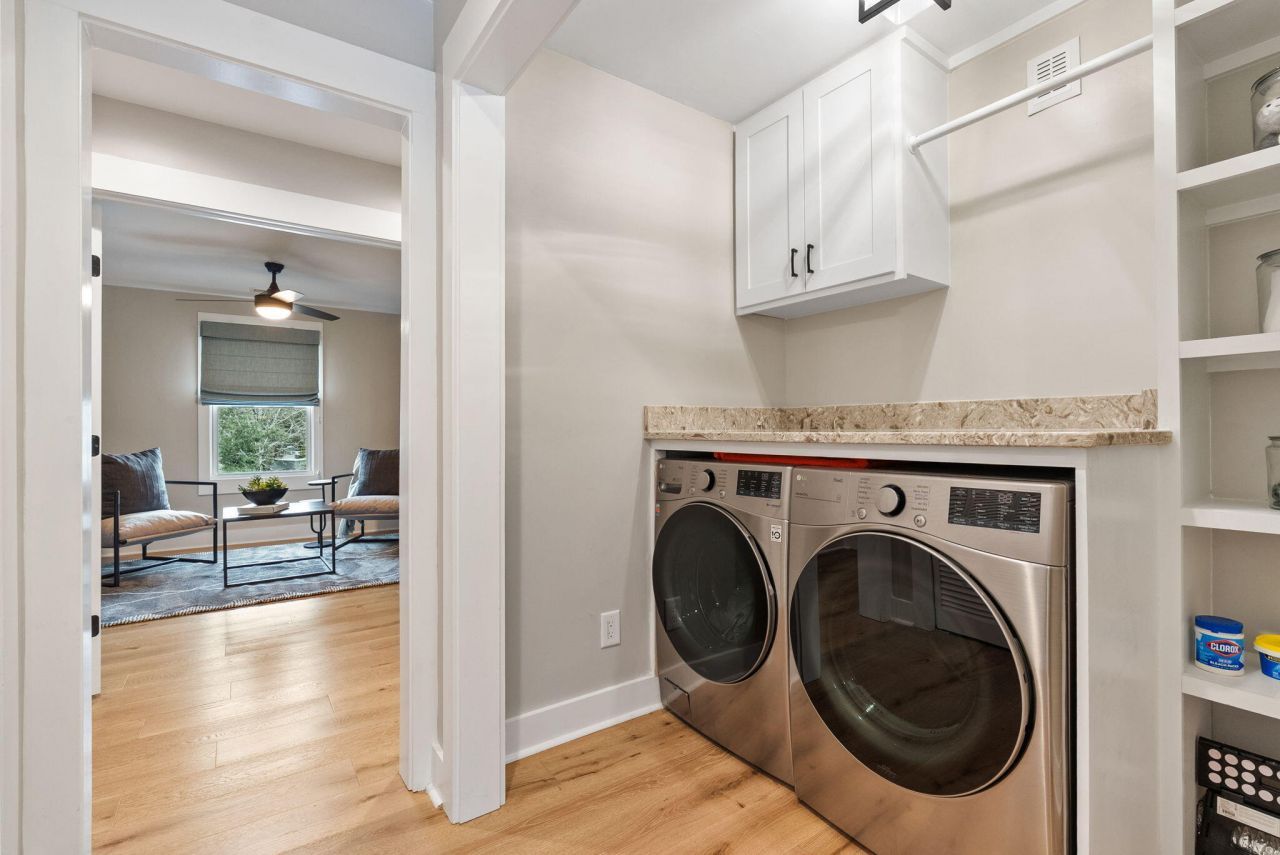 978 Law Lane Photo 44