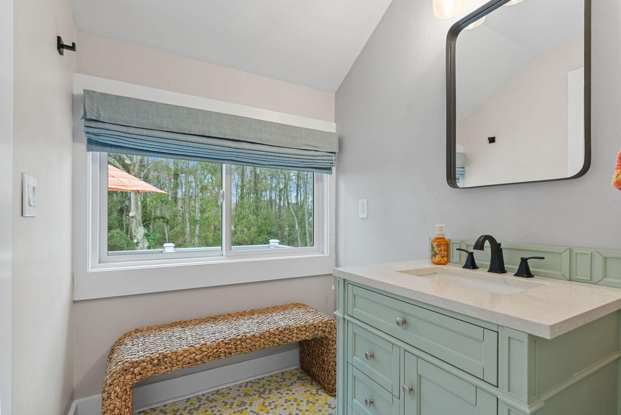 978 Law Lane Photo 45