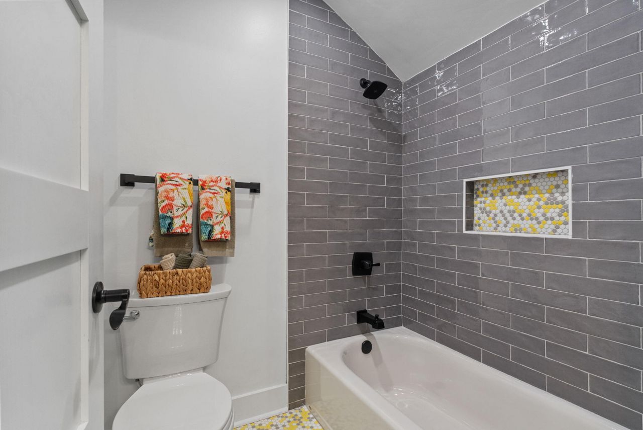 978 Law Lane Photo 46