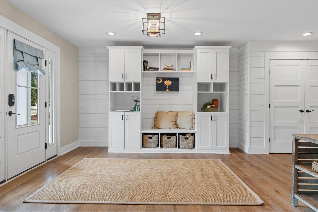 978 Law Lane Photo 9