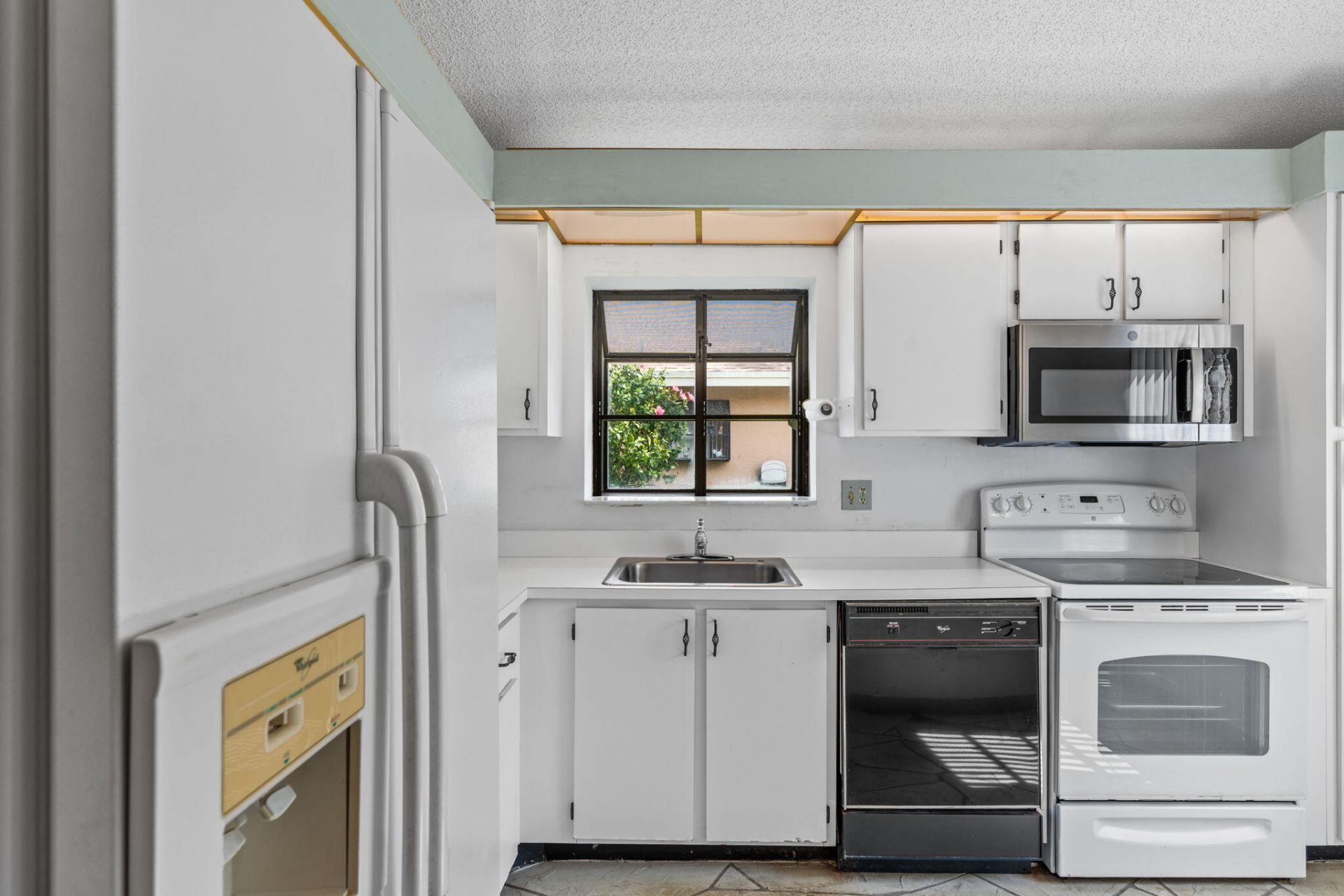 8101 Sweetbriar Way, Unit B, Boca Raton, FL 33496 Photo