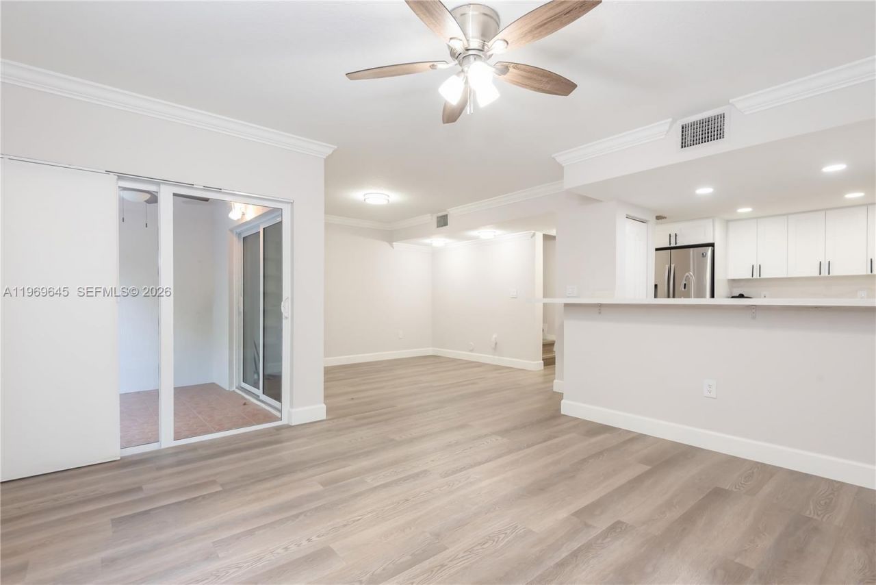 8902 NW 109th Ct, Unit 1203, Doral, FL 33178 Photo