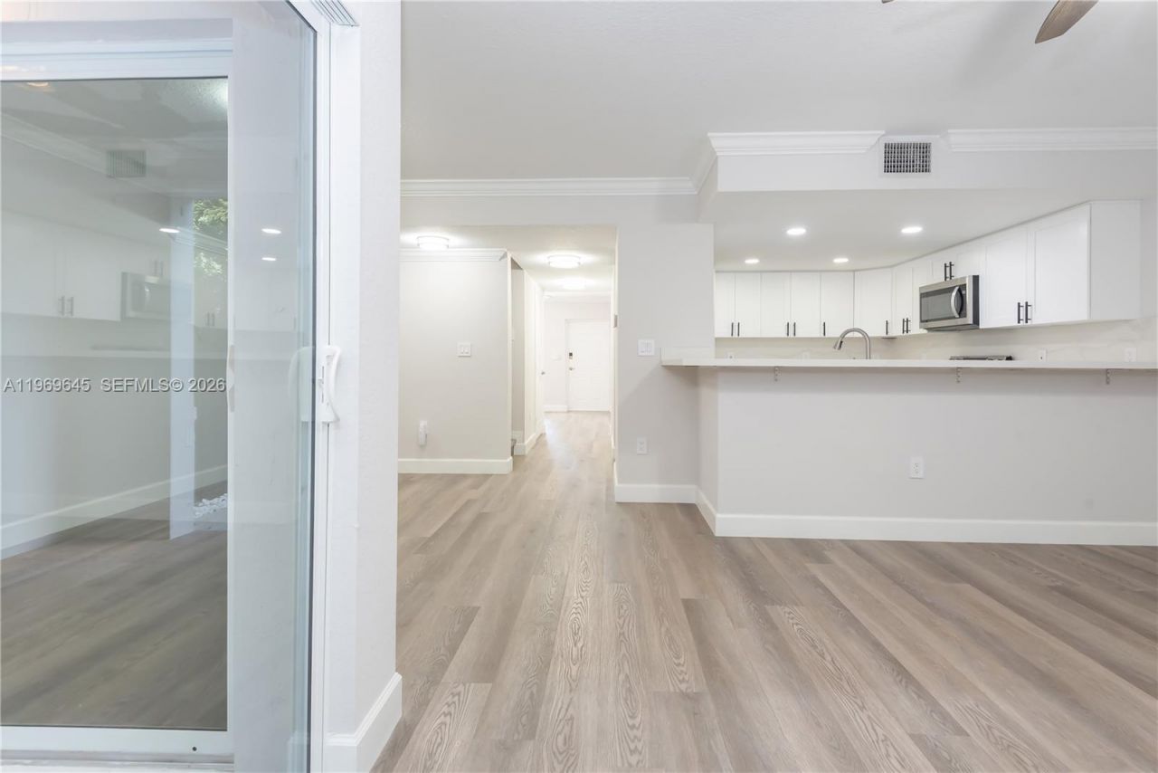 8902 NW 109th Ct, Unit 1203, Doral, FL 33178 Photo