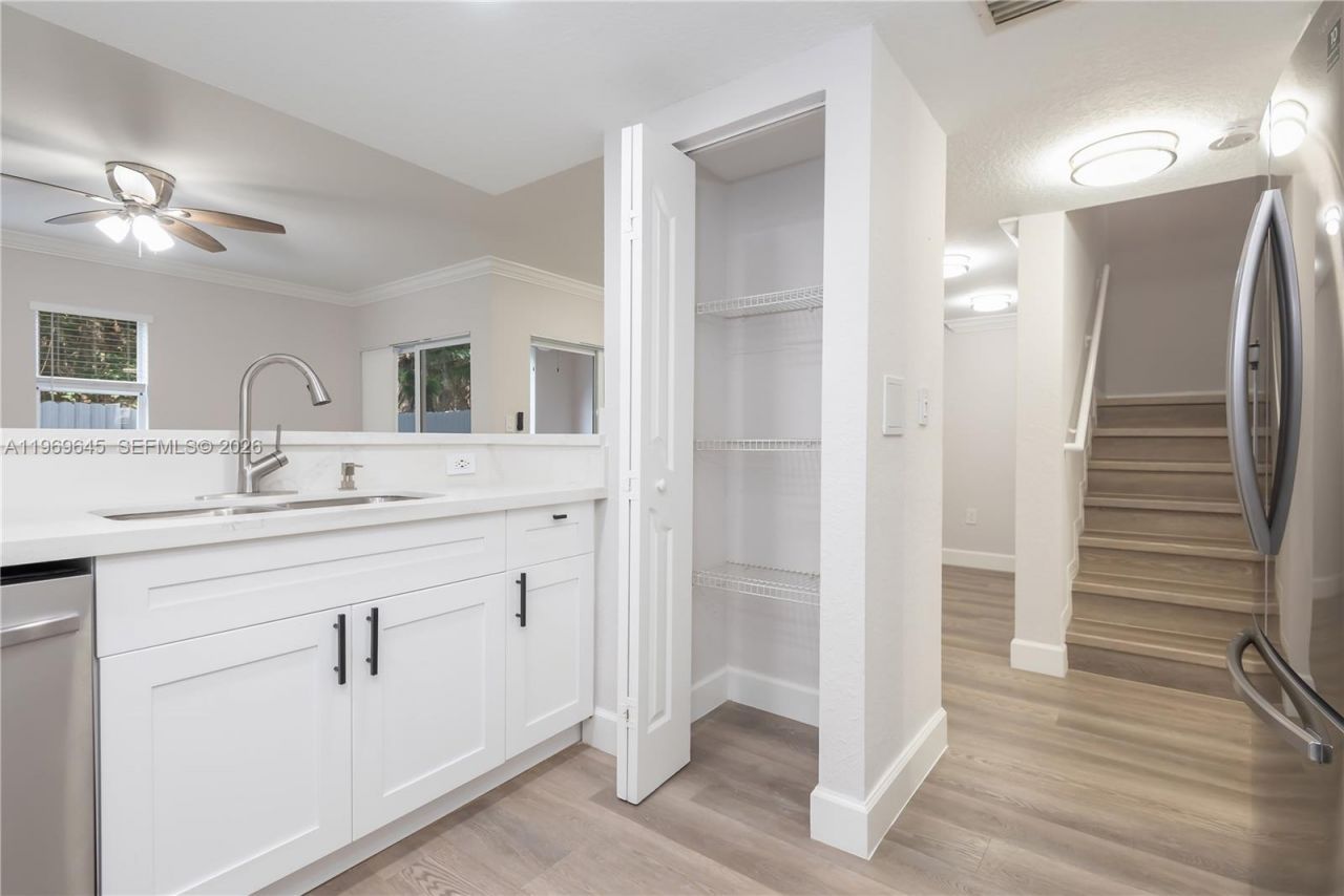 8902 NW 109th Ct, Unit 1203, Doral, FL 33178 Photo