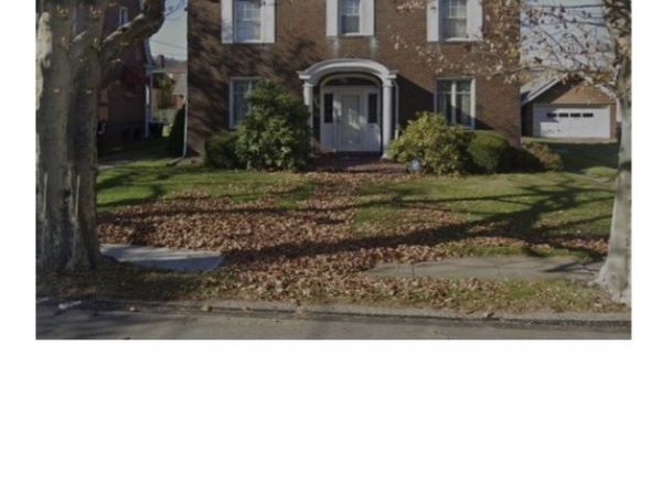 36 Commonwealth Ave, Duquesne, PA 15110