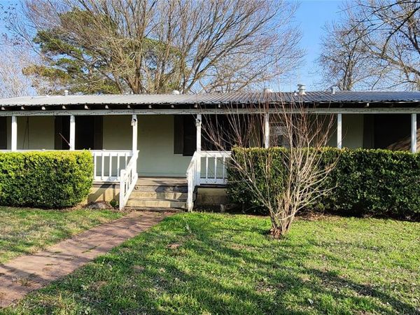 3 Miller ST, Smithville, TX 78957