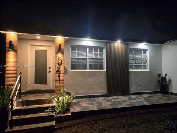 941 NE 154th St, North Miami Beach, FL 33162