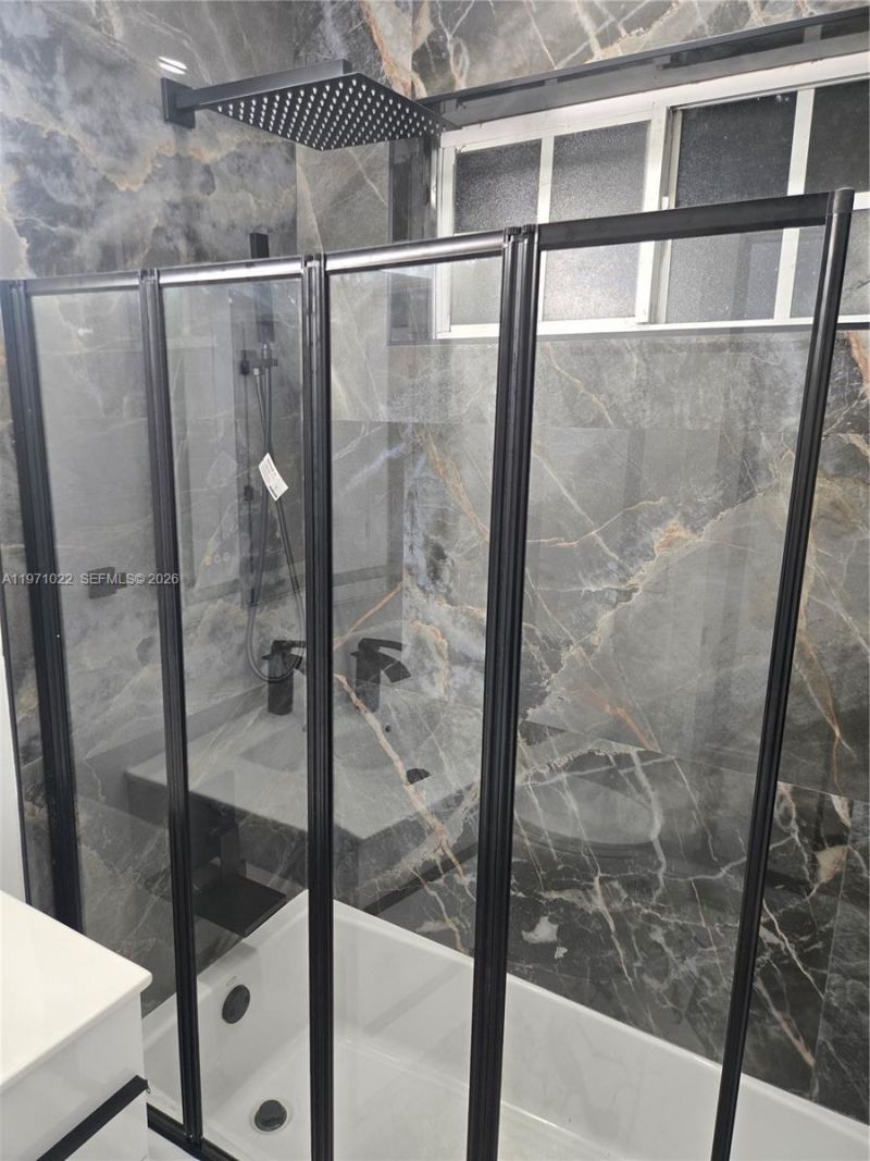 941 NE 154th St, North Miami Beach, FL 33162 Photo