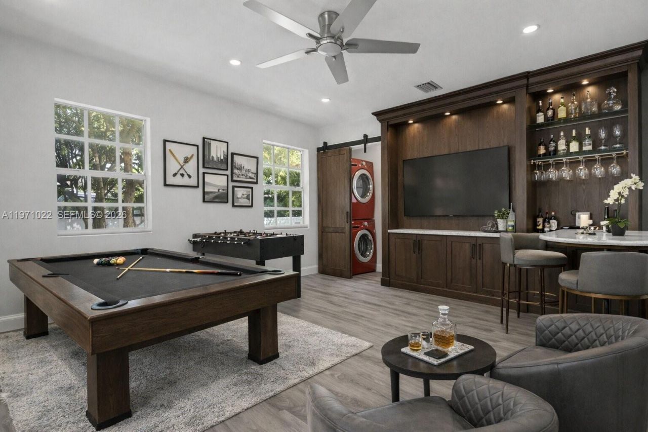 941 NE 154th St, North Miami Beach, FL 33162 Photo