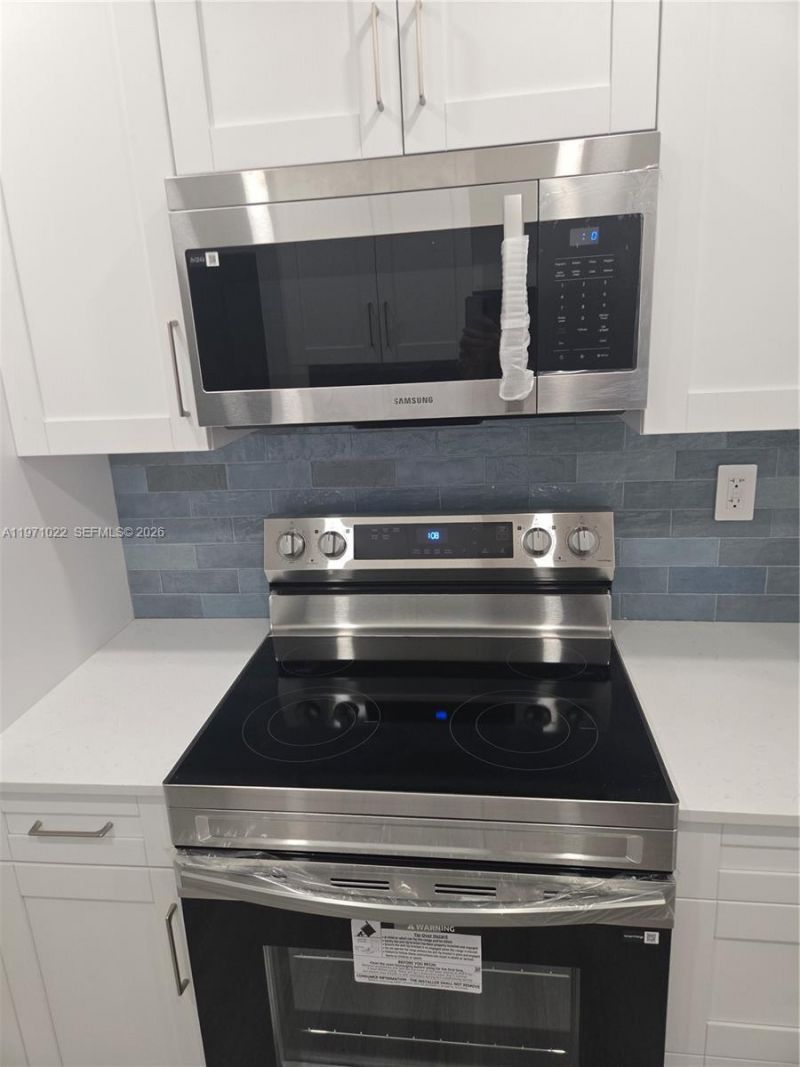 941 NE 154th St, North Miami Beach, FL 33162 Photo