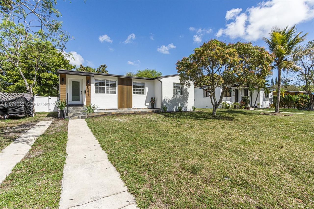 941 NE 154th St, North Miami Beach, FL 33162 Photo