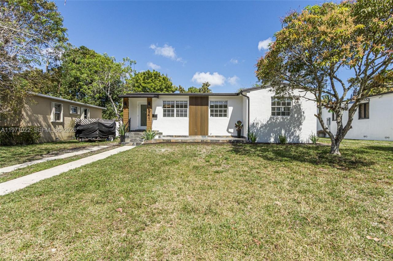 941 NE 154th St, North Miami Beach, FL 33162 Photo