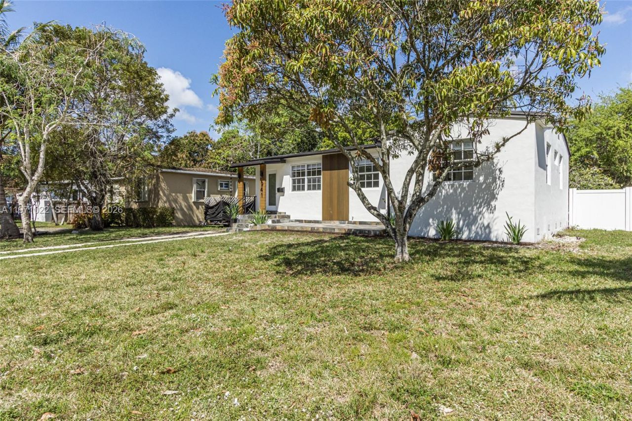 941 NE 154th St, North Miami Beach, FL 33162 Photo