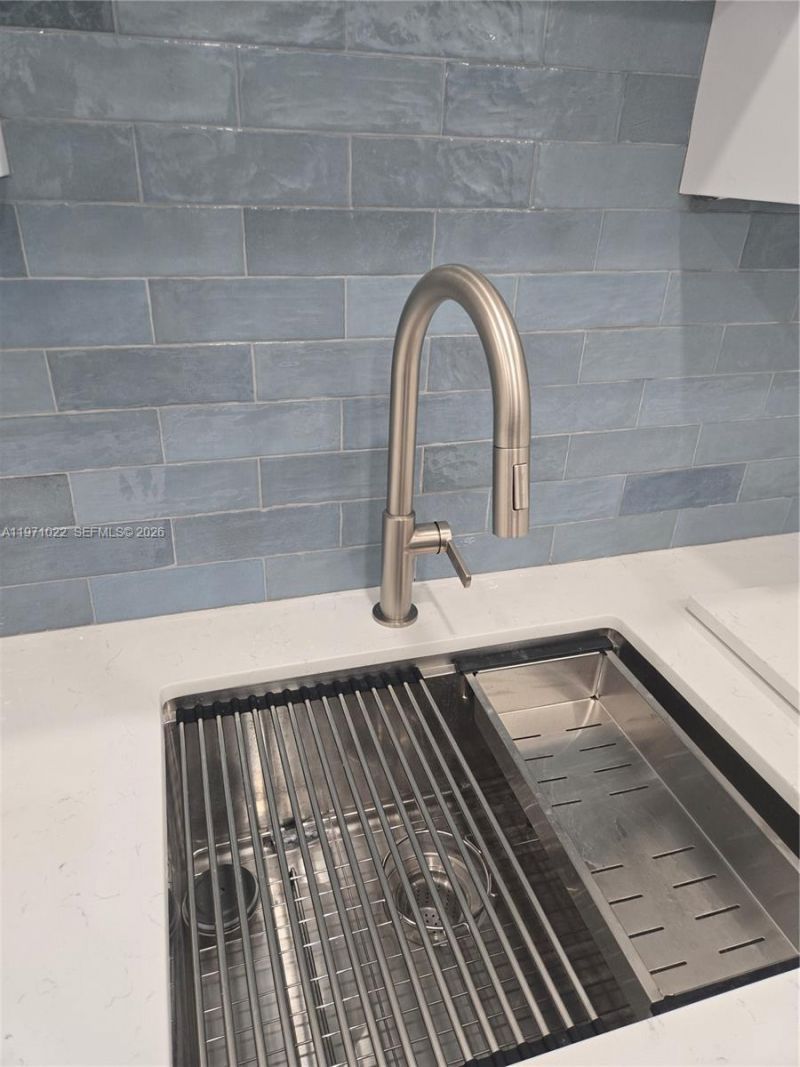 941 NE 154th St, North Miami Beach, FL 33162 Photo